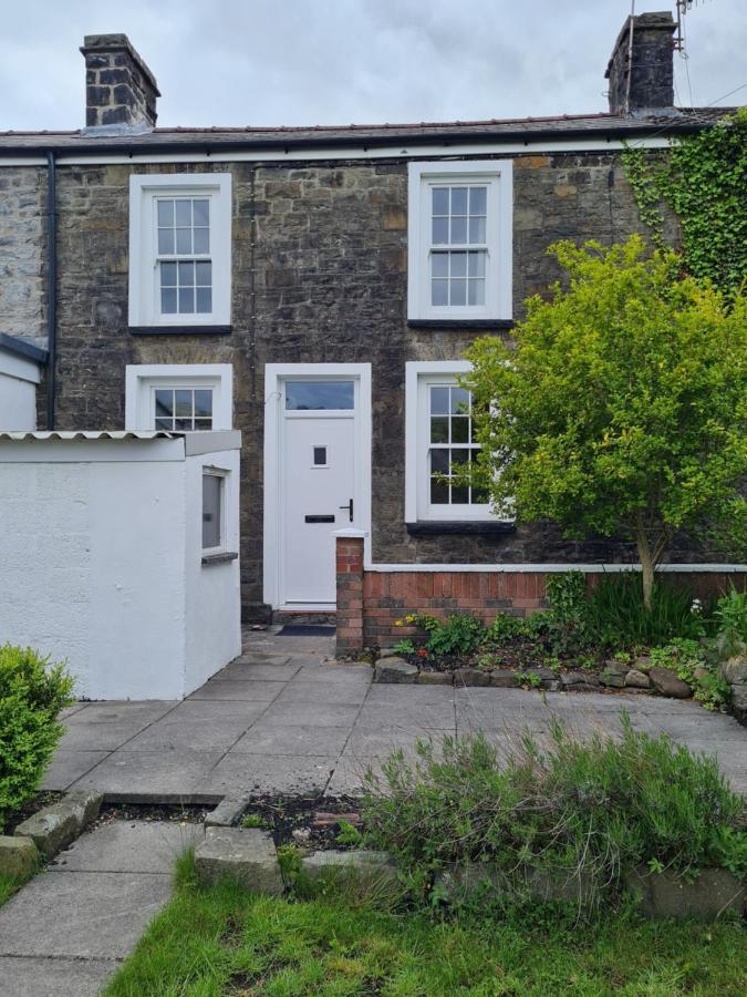 Picturesque 2 Bedroom Miners Cottage Near Bike Park Wales & Brecon Beacons Merthyr Tydfil Bagian luar foto