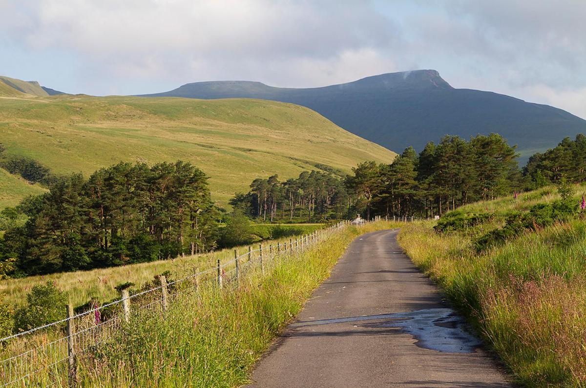 Picturesque 2 Bedroom Miners Cottage Near Bike Park Wales & Brecon Beacons Merthyr Tydfil Bagian luar foto