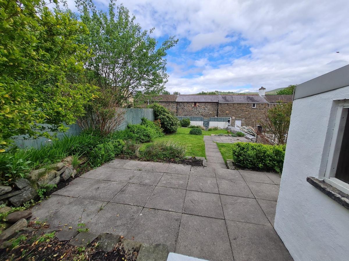Picturesque 2 Bedroom Miners Cottage Near Bike Park Wales & Brecon Beacons Merthyr Tydfil Bagian luar foto